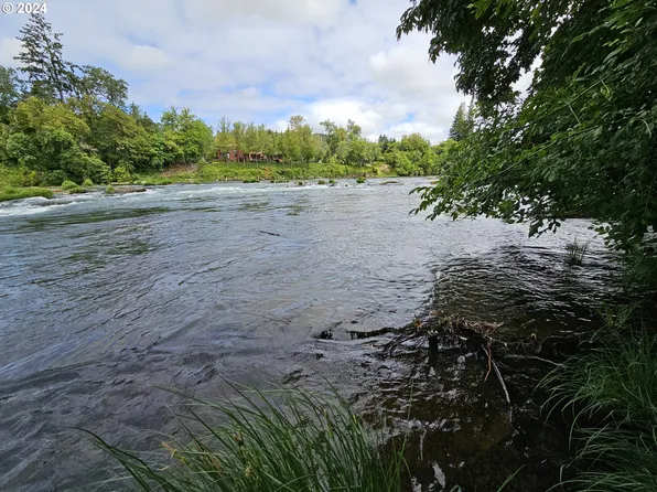 Burkhart Rapids Ln, Roseburg, OR 97471