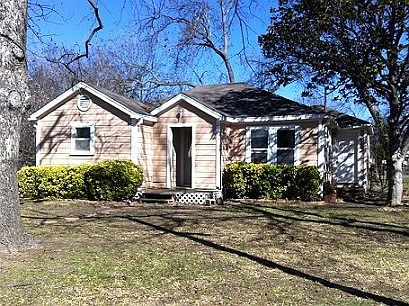 1st image of 612 W Live Oak St