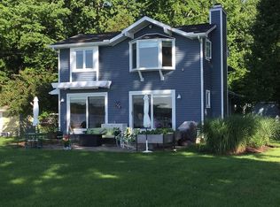 5144 Edgelake Dr, Lakeland, MI 48143