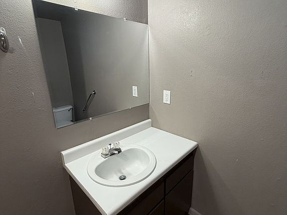 2nd image of 608 Riverside Dr