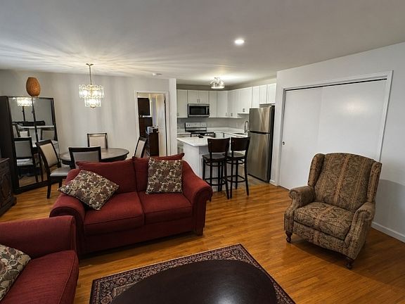 3rd image of 1 Edgewood Rd APT 1