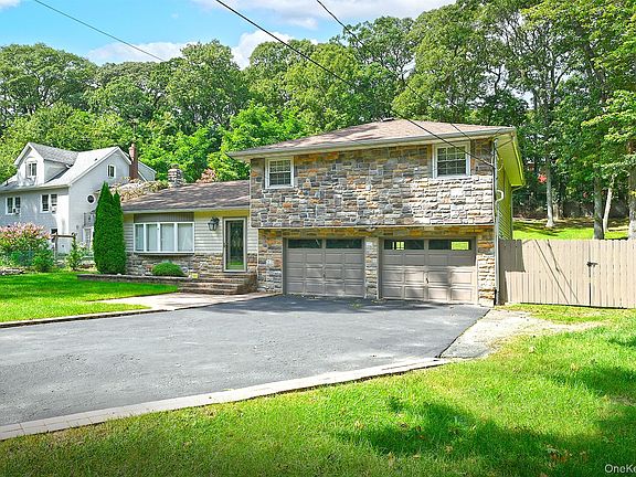 4th image of 150 Hallock Landing Road