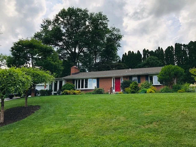 9 Crest Dr photo 1