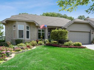 66 Brittany Dr, Oakwood Hills, IL 60013