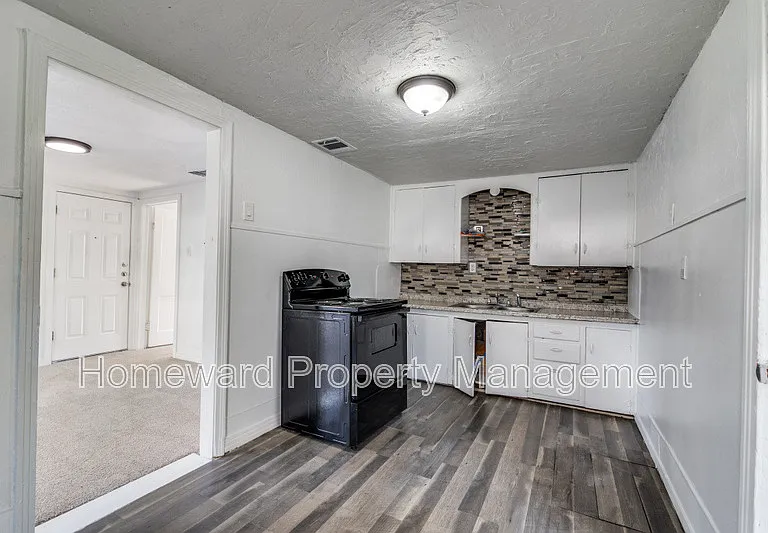 5529 Diaz Ave — Photo 2