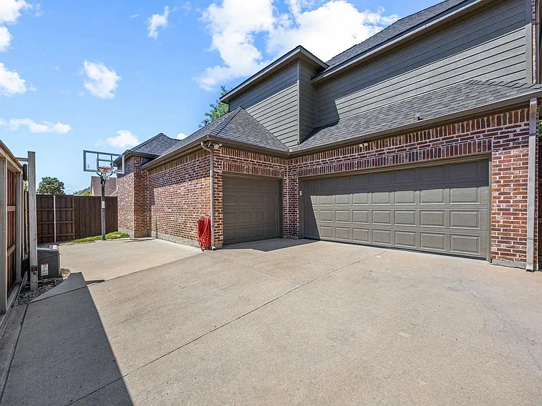 4750 Haverford Dr — Photo 11