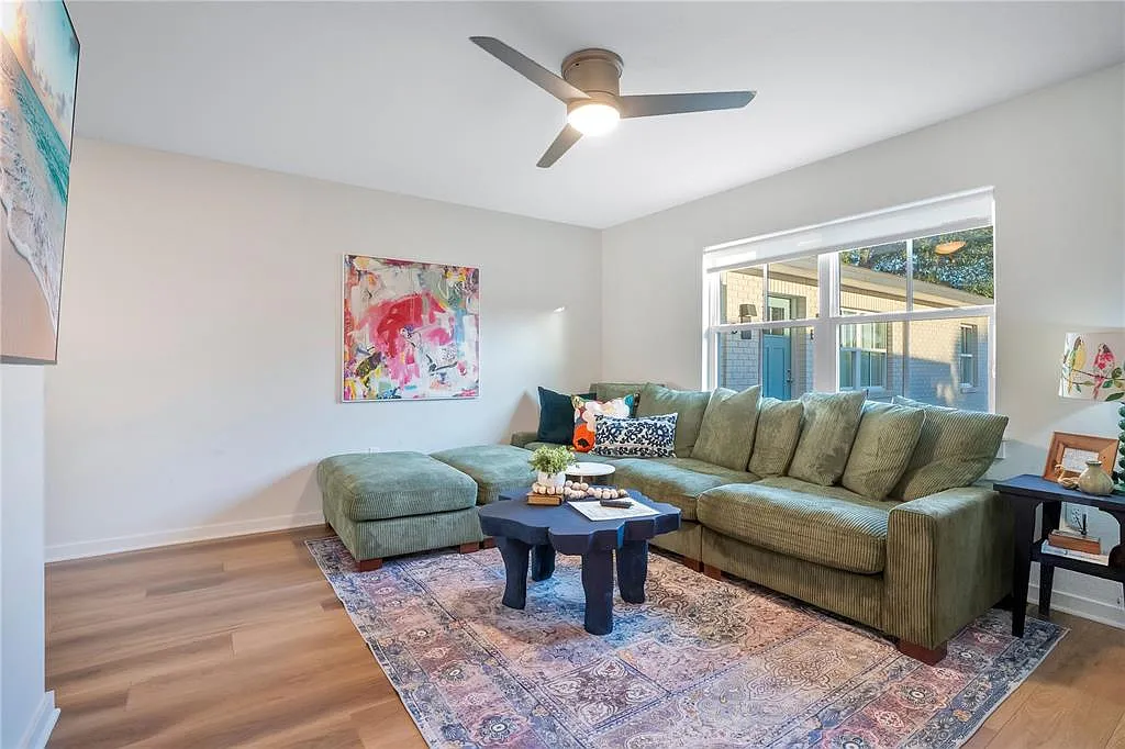2 bed, 1.0 bath, 750 sqft, $1,700 — Photo 4