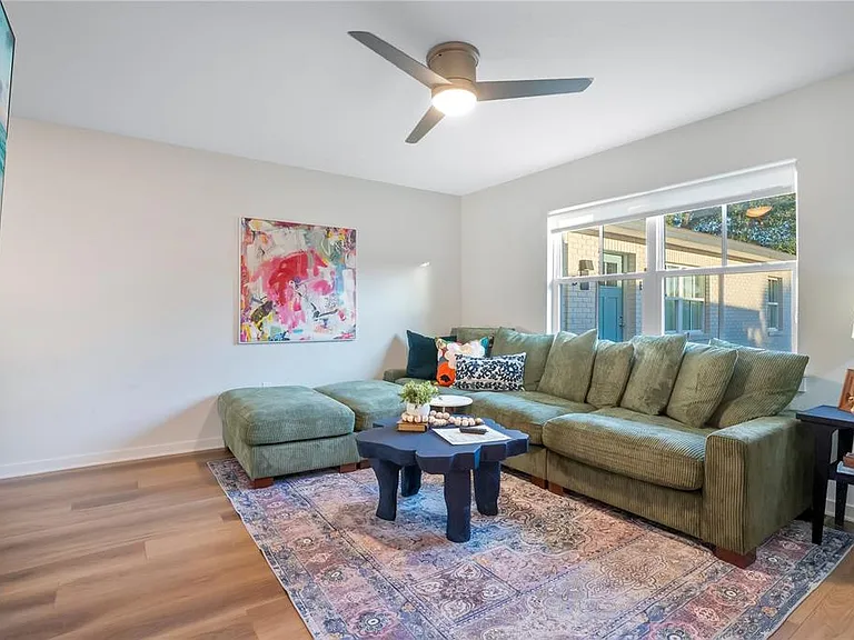122 E Belmar St #D — Photo 4