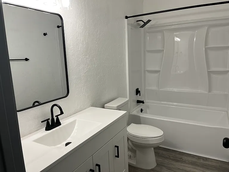 Fully Updated 2 Bedroom End Unit in Rio Rancho — Photo 7
