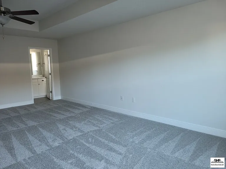384 Hilburn Ln — Photo 10
