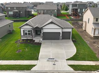 1517 SW Georgetown Dr S, Lees Summit, MO 64082