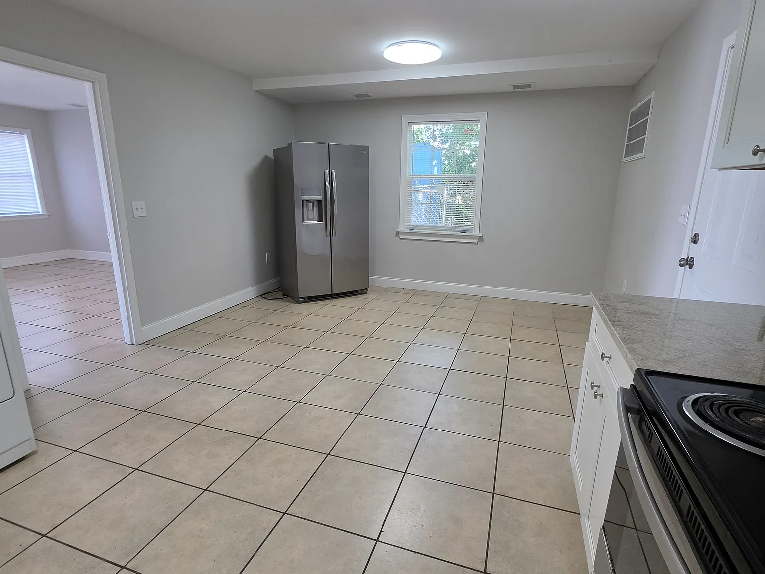 2 bed, 1000 sqft, $1,150 — Photo 2