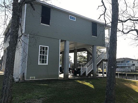 5th image of 807 Deer Dr