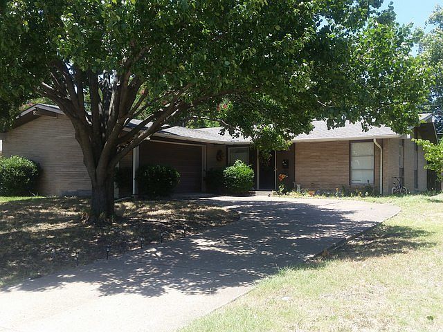 1st image of 810 Woodland Way