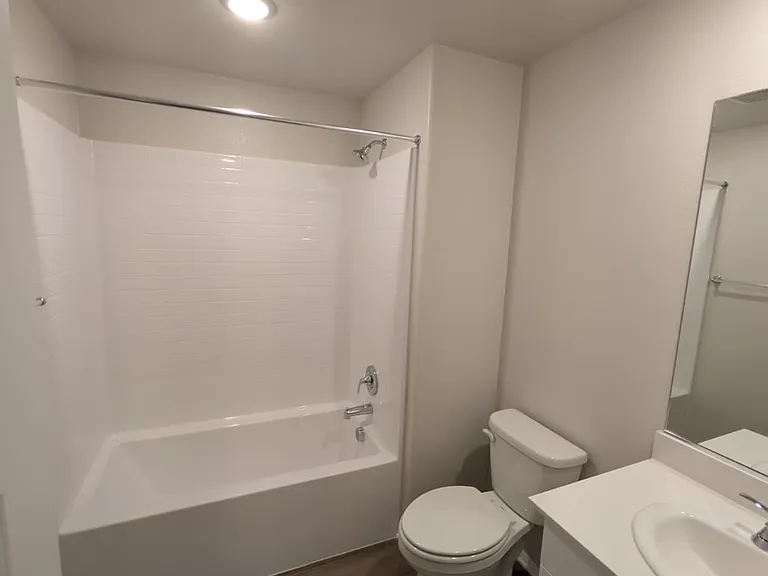 404 Lotus Dr #404 — Photo 4