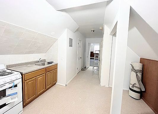 1st image of 556 Logan Ave #4