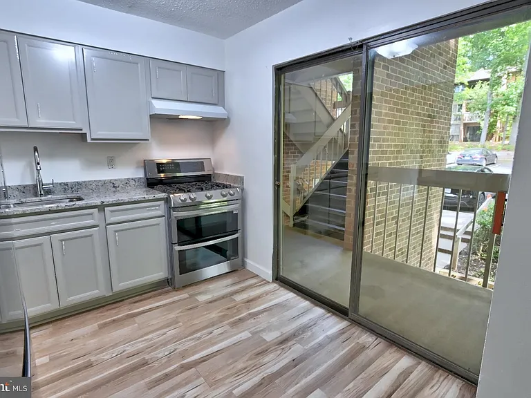 1580 Moorings Dr #11B — Photo 3