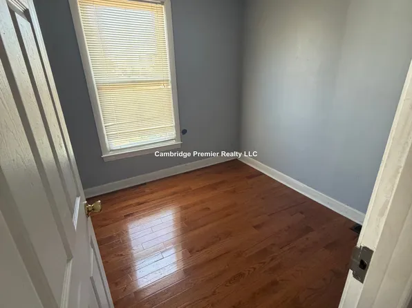 (undisclosed Address), Somerville, MA 02145