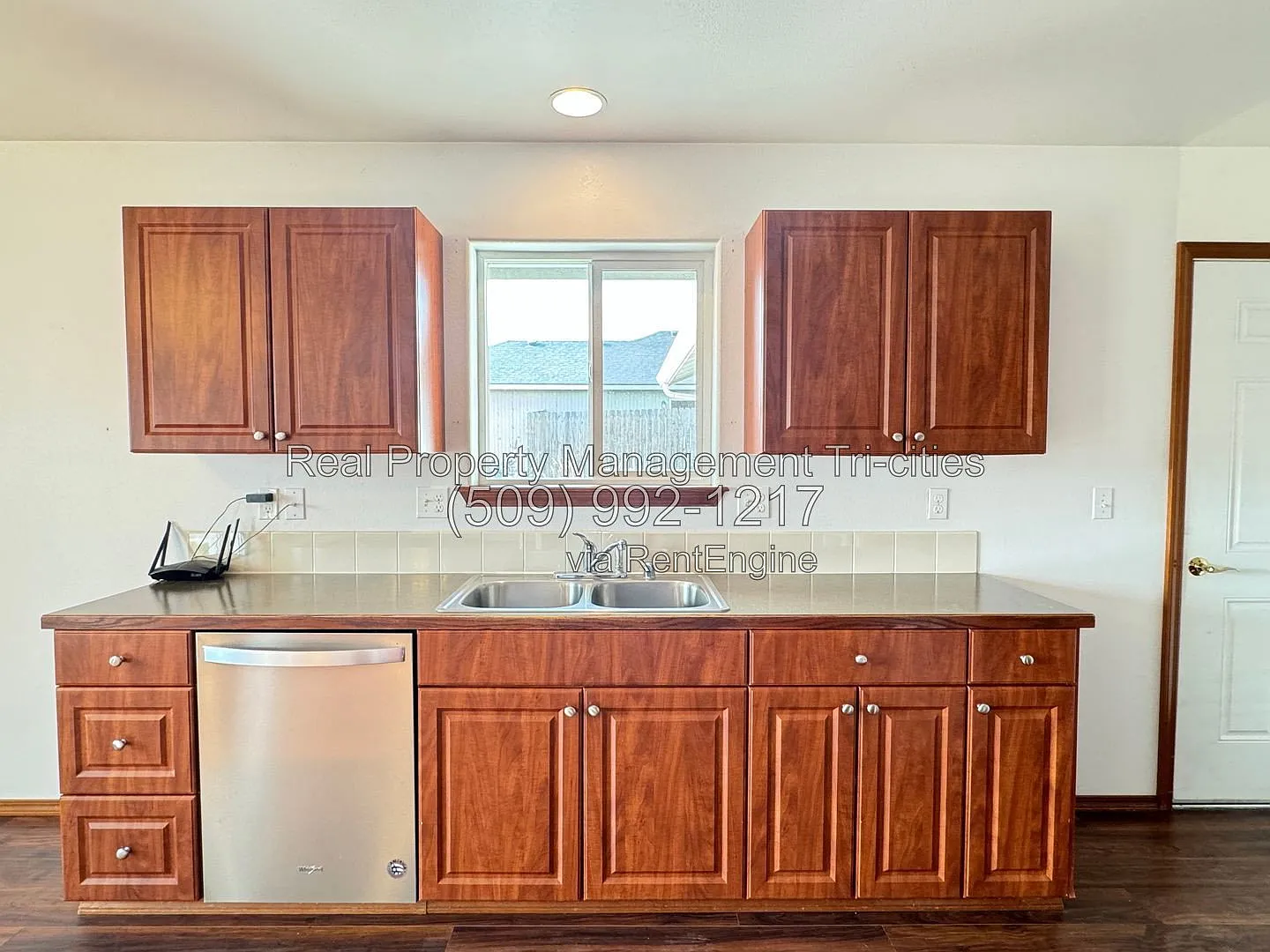 3 bed, 2.0 bath, 1120 sqft, $2,095 — Photo 4