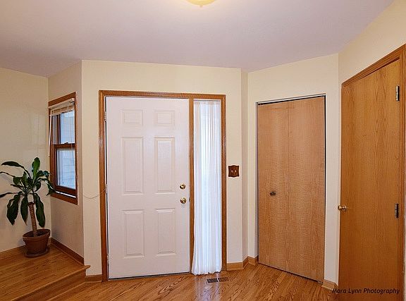 2nd image of 804 Thornwood Dr