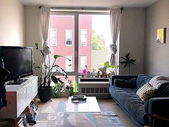 2nd image of 184 Eagle St APT 4B