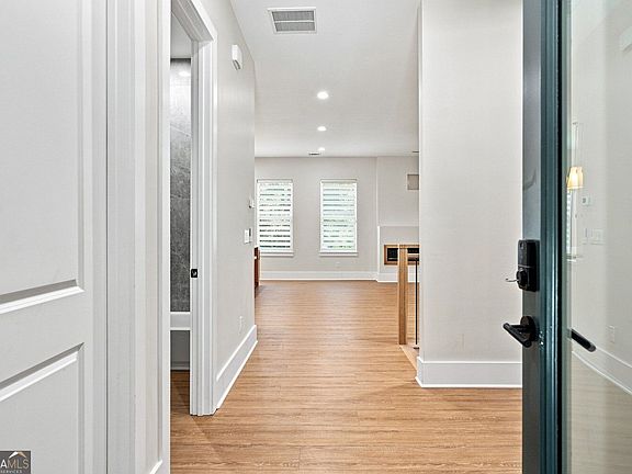 4th image of 2541 Aniki Bee Dr