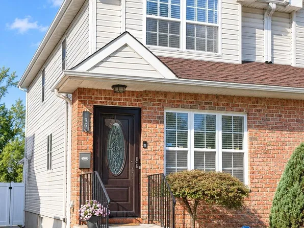 196 Llewellyn Pl, Staten Island, NY 10310