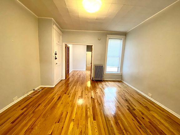 4th image of 34-07 42nd St #3