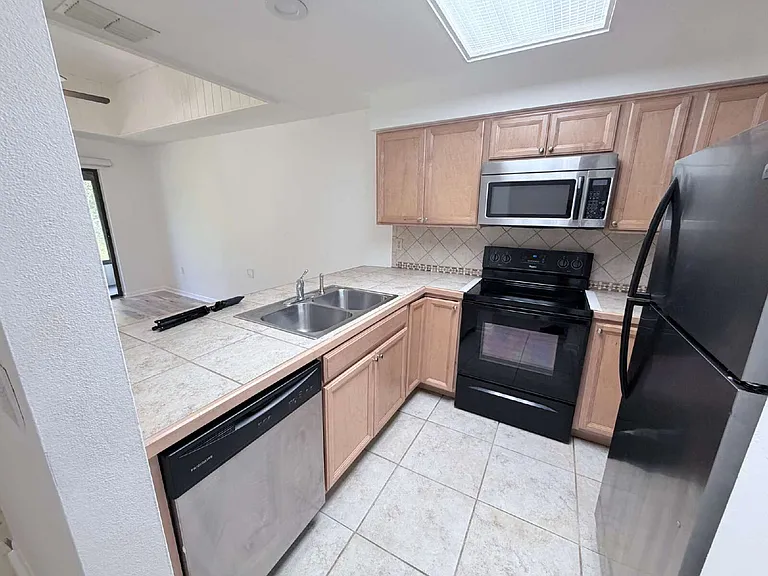 6125 Topher Trl — Photo 11