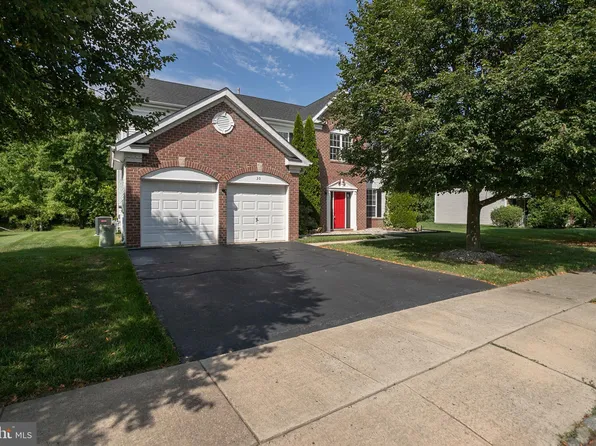 30 Fairmont Dr, Columbus, NJ 08022