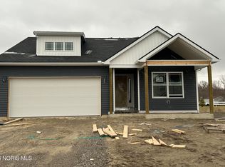 1860 Caleb Ct, Waterville, OH 43566