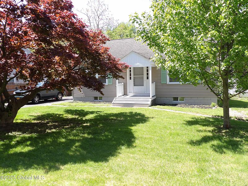 2nd image of 1005 9th Avenue