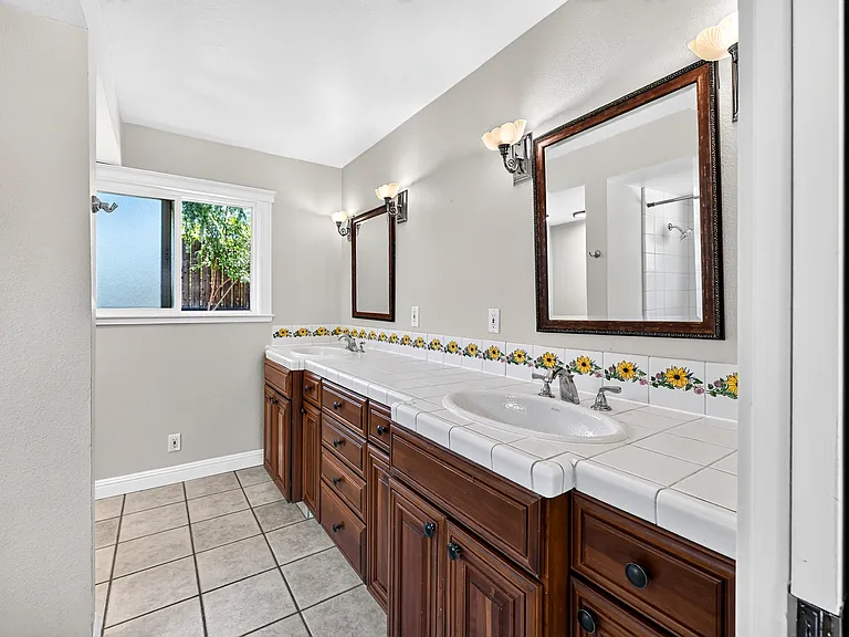 2628 Superior Dr — Photo 31