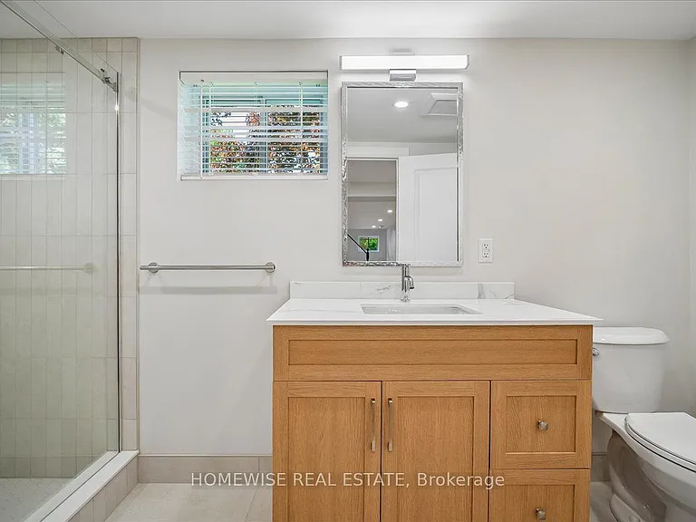2182 Courtland Dr — Photo 32