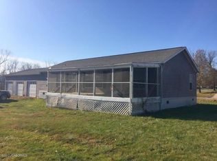 424 Fairway Ln, Tipton, MO 65081