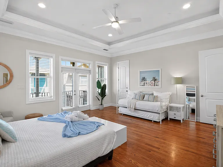 6224 Thomas Dr — Photo 17
