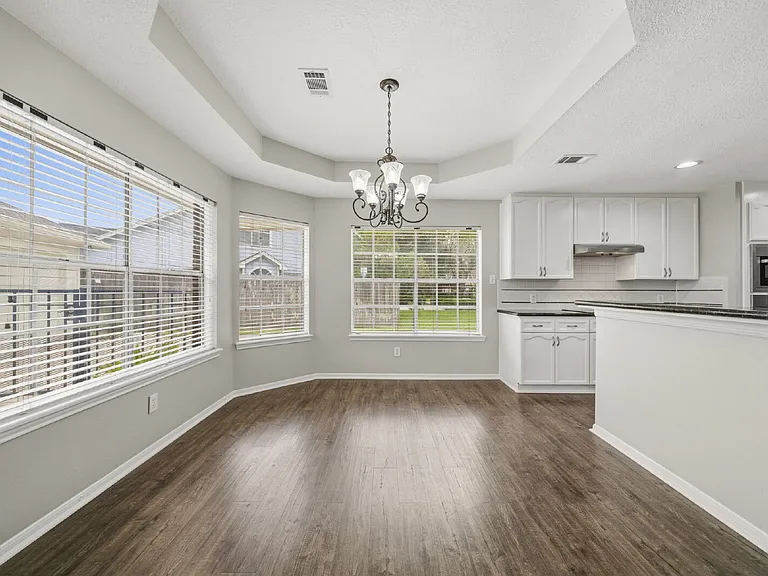 1735 Berkoff Dr — Photo 8