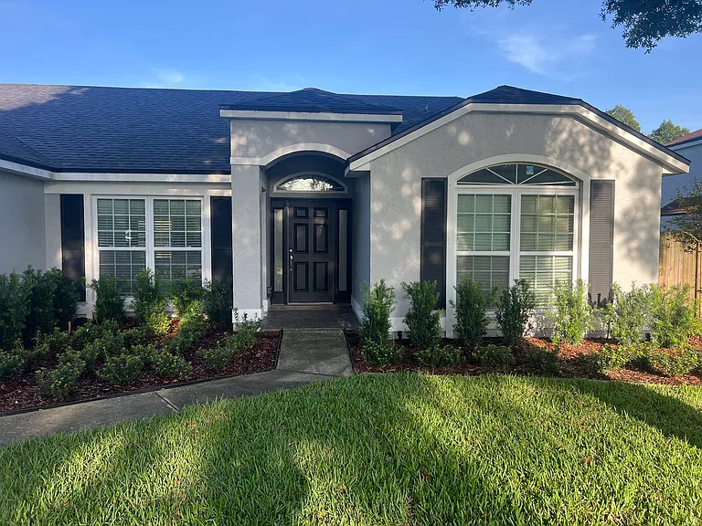 830 Bloomingdale Dr — Photo 2