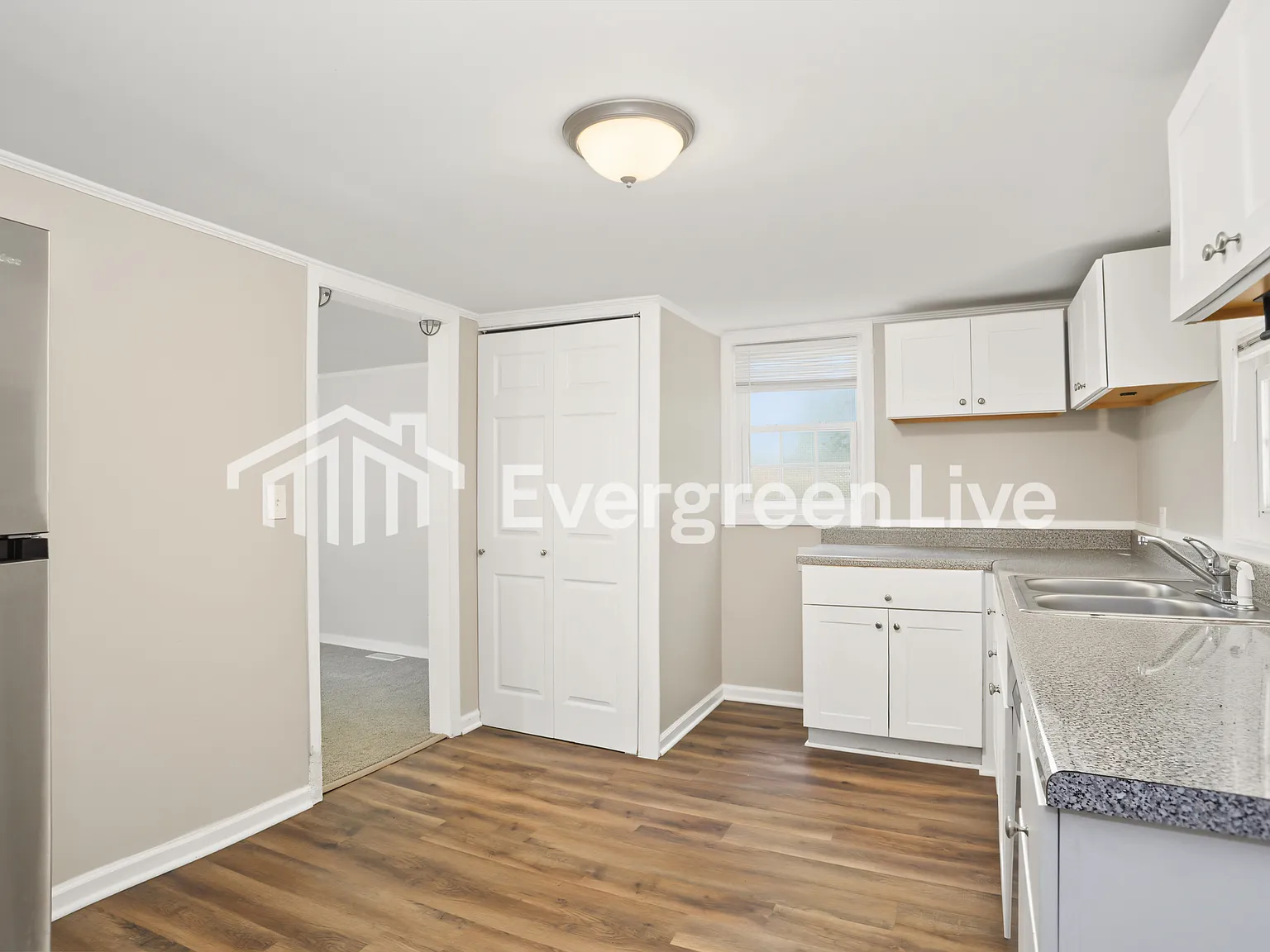 2 bed, 1.0 bath, 804 sqft, $1,345 — Photo 3