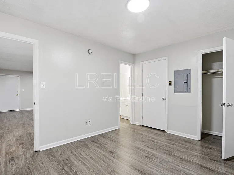 176 Thistlewood Ave #6 — Photo 5