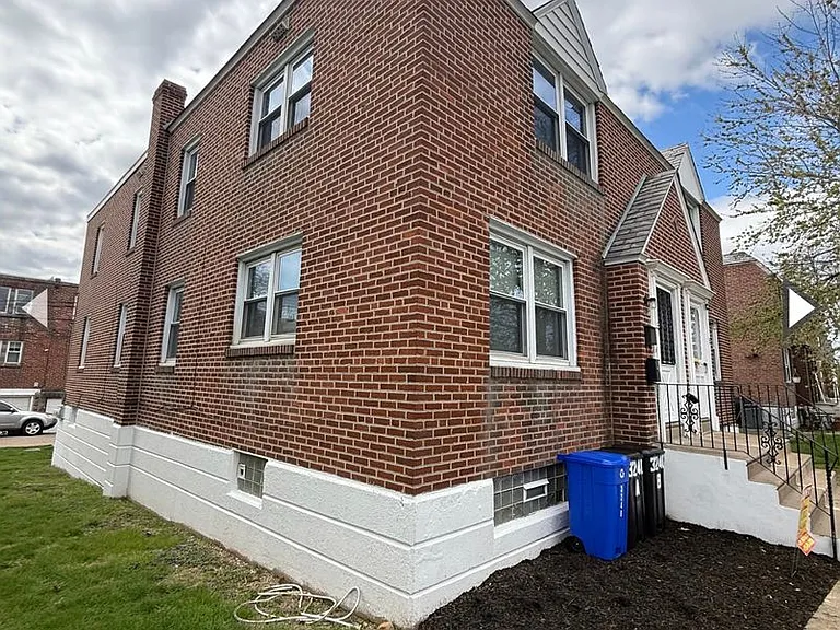 3240 Guilford St — Photo 2