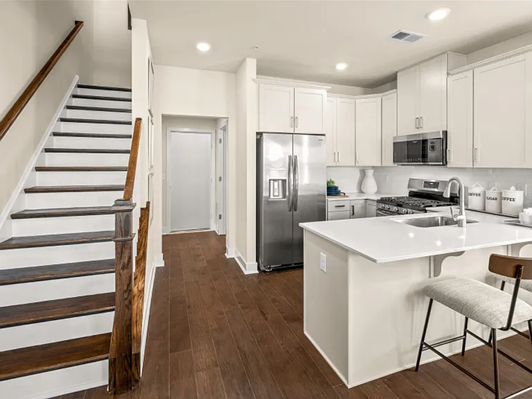 329 Foundry St — Photo 6