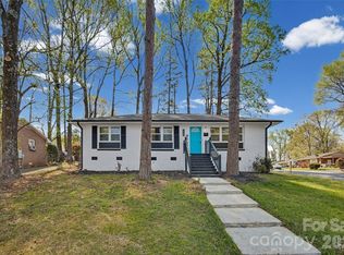 553 Derrydowne Dr, Charlotte, NC 28213