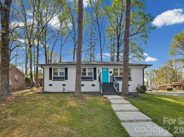 553 Derrydowne Dr, Charlotte, NC 28213