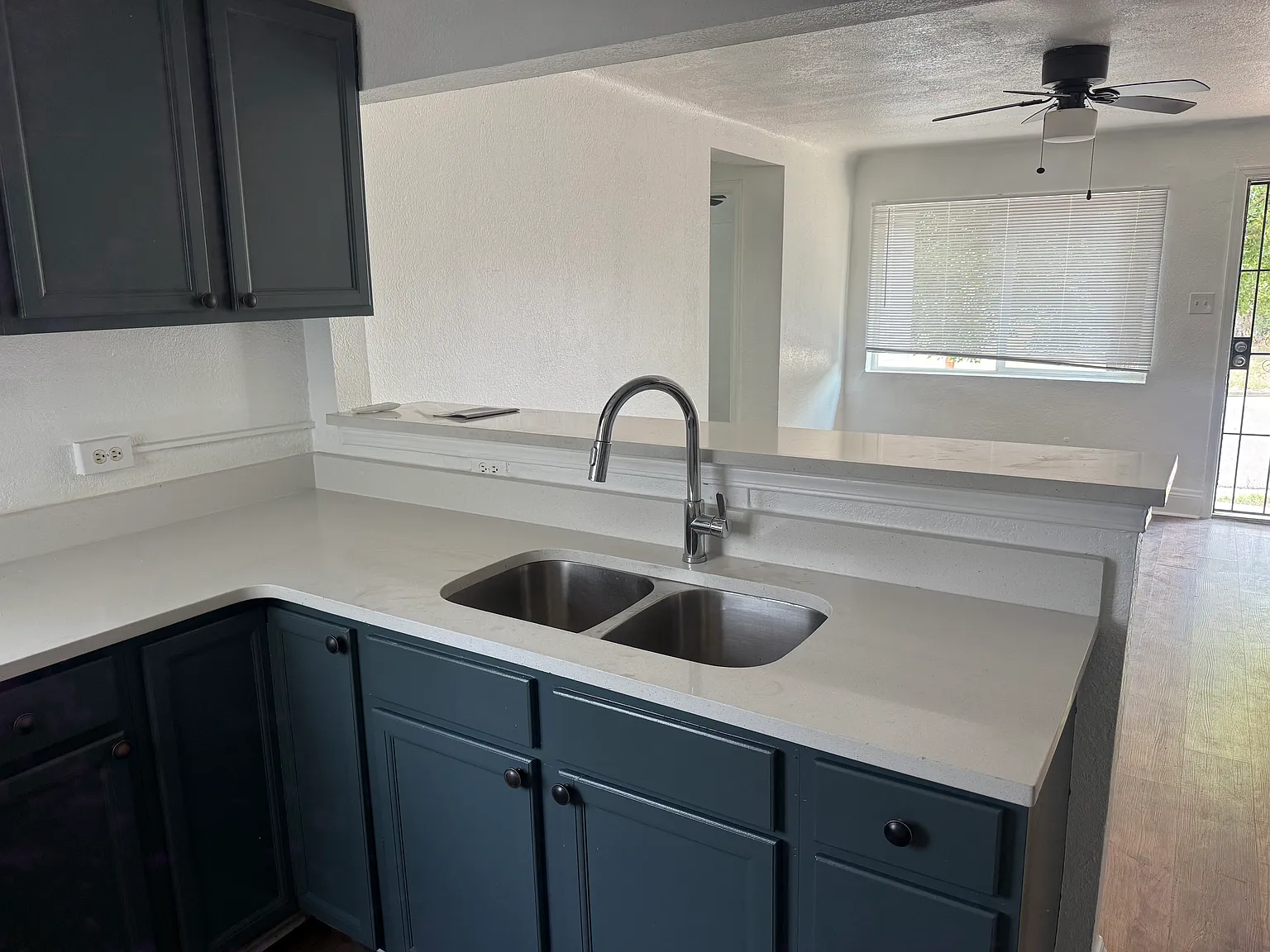 3 bed, 775 sqft, $2,000 — Photo 4