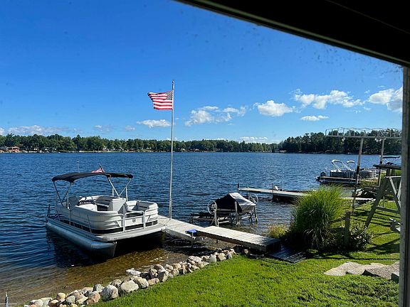 4th image of 4978 Long Lake Rd
