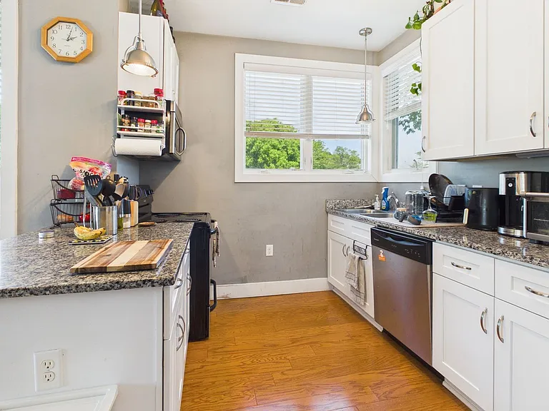 2028 W Cary St #4 — Photo 40