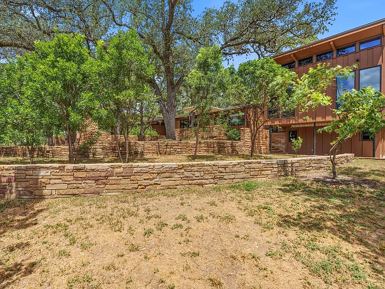 407 Almarion Dr — Photo 29