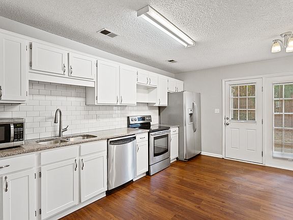 5th image of 5010 Bell Dr SE