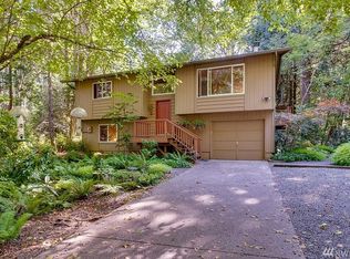 9818 NE Day Rd E, Bainbridge Island, WA 98110
